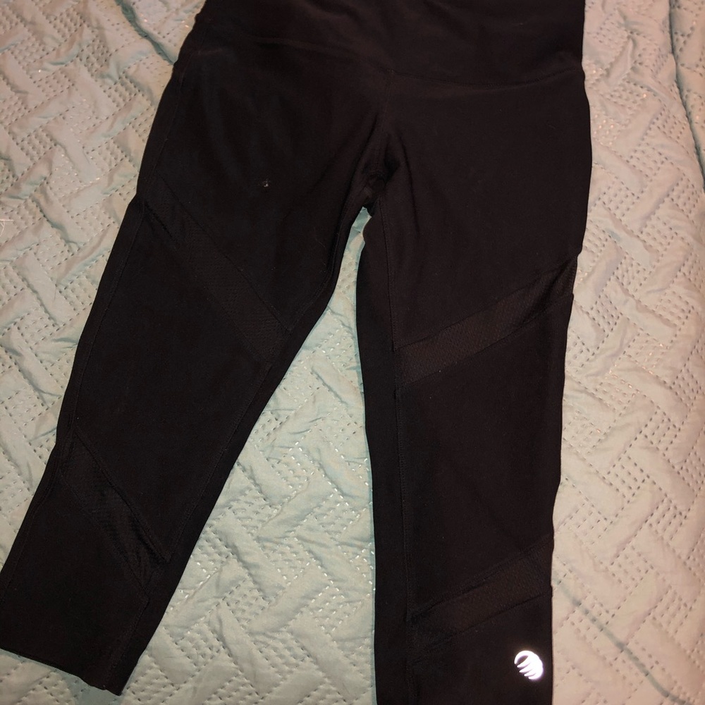 Black knee length leggings